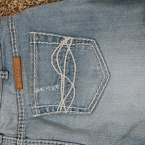 Cowgirl tuff - Picture 3 of 7